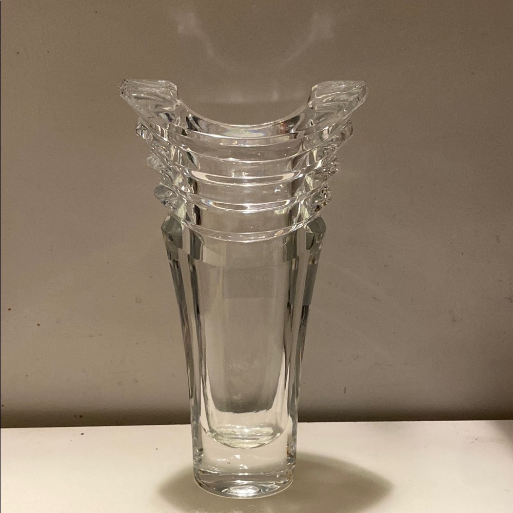 LENOX OVATIONS HAND CUT CRYSTAL VASE . New
